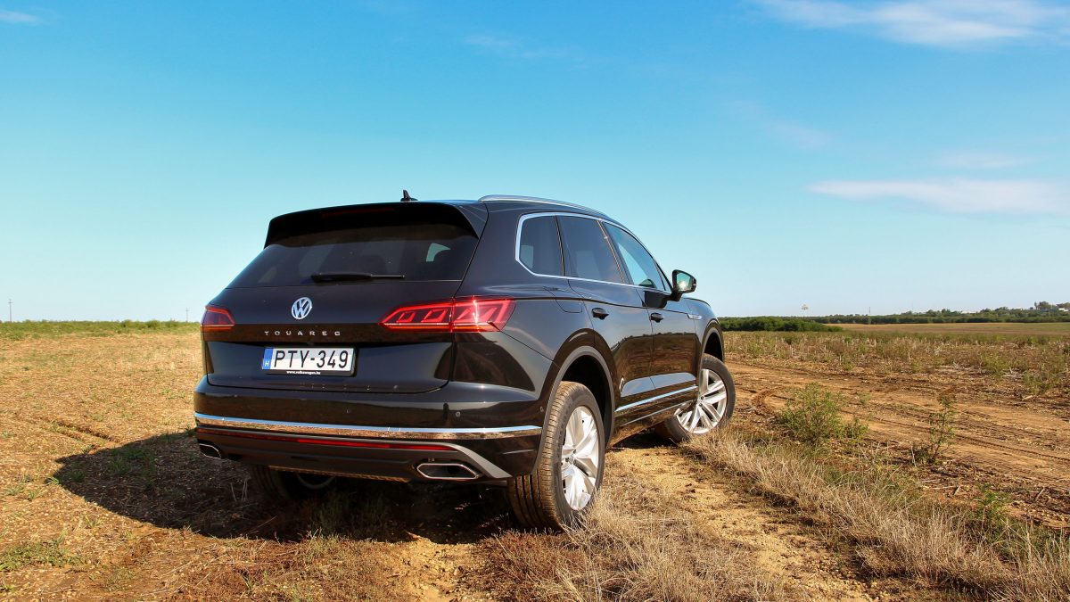 VOLKSWAGEN TOUAREG