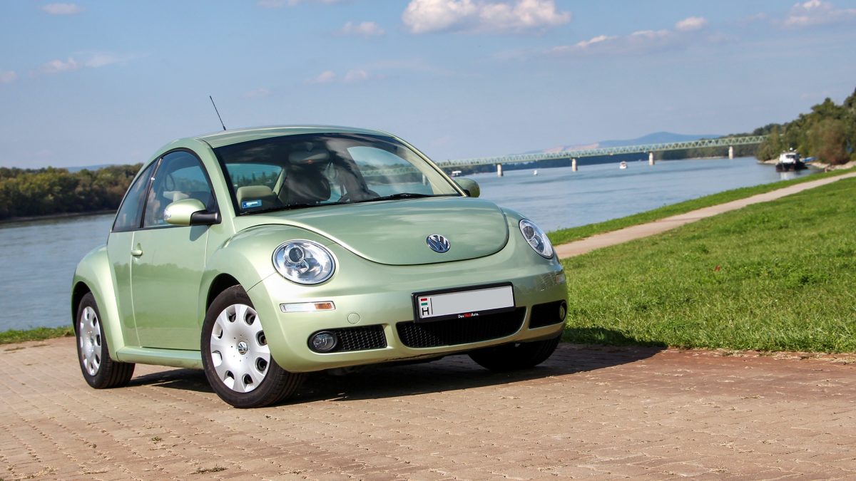 VOLKSWAGEN NEW BEETLE