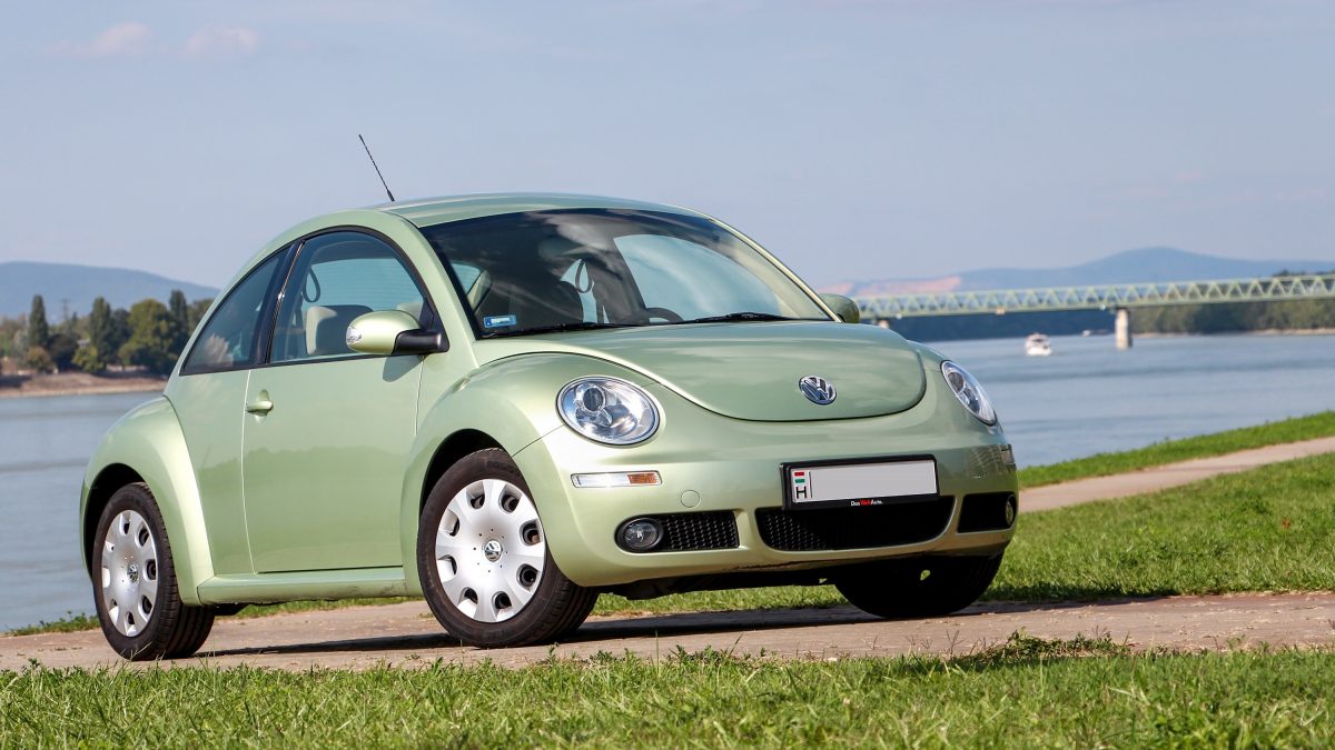 VOLKSWAGEN NEW BEETLE