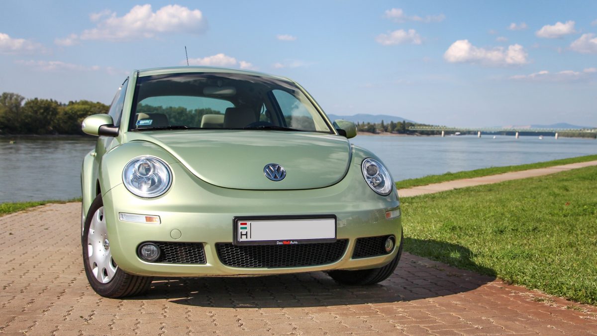 VOLKSWAGEN NEW BEETLE
