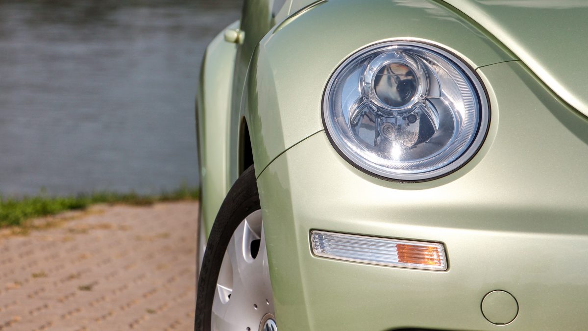 VOLKSWAGEN NEW BEETLE