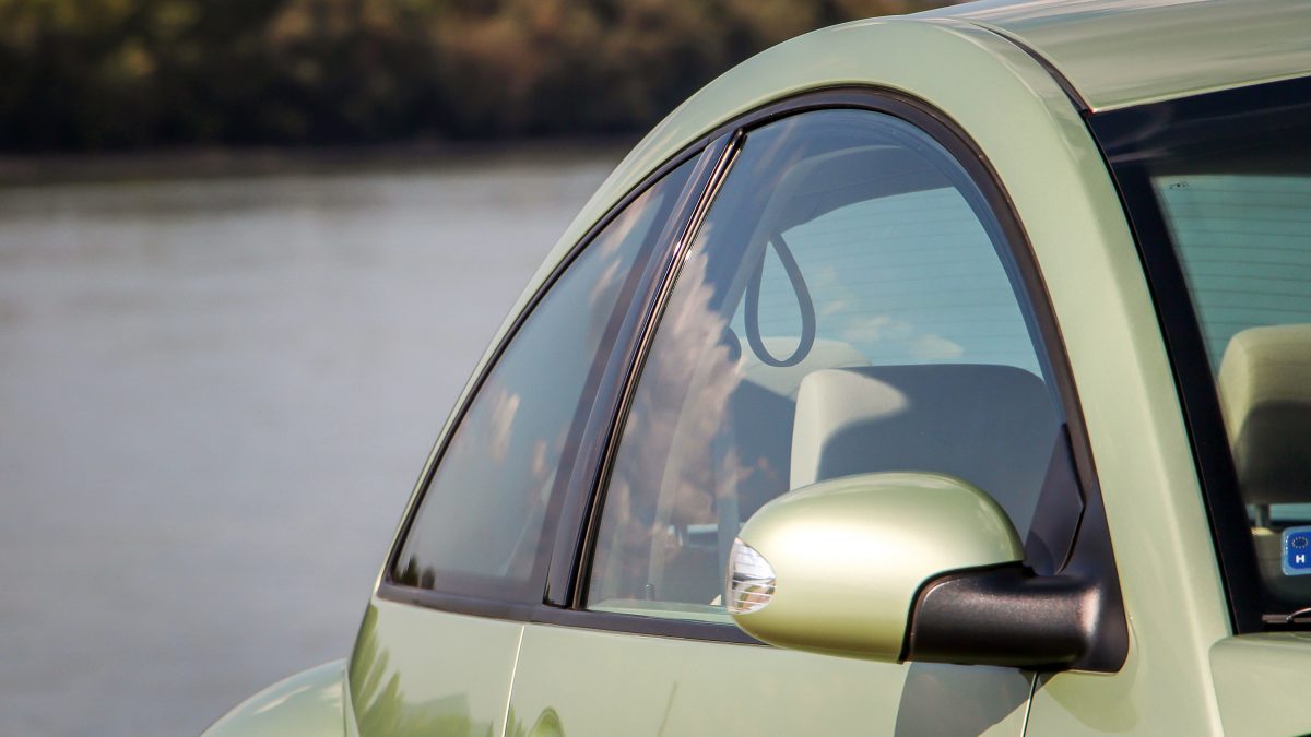 VOLKSWAGEN NEW BEETLE