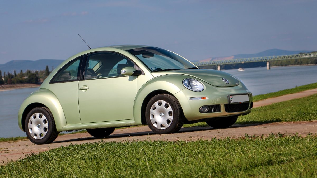 VOLKSWAGEN NEW BEETLE