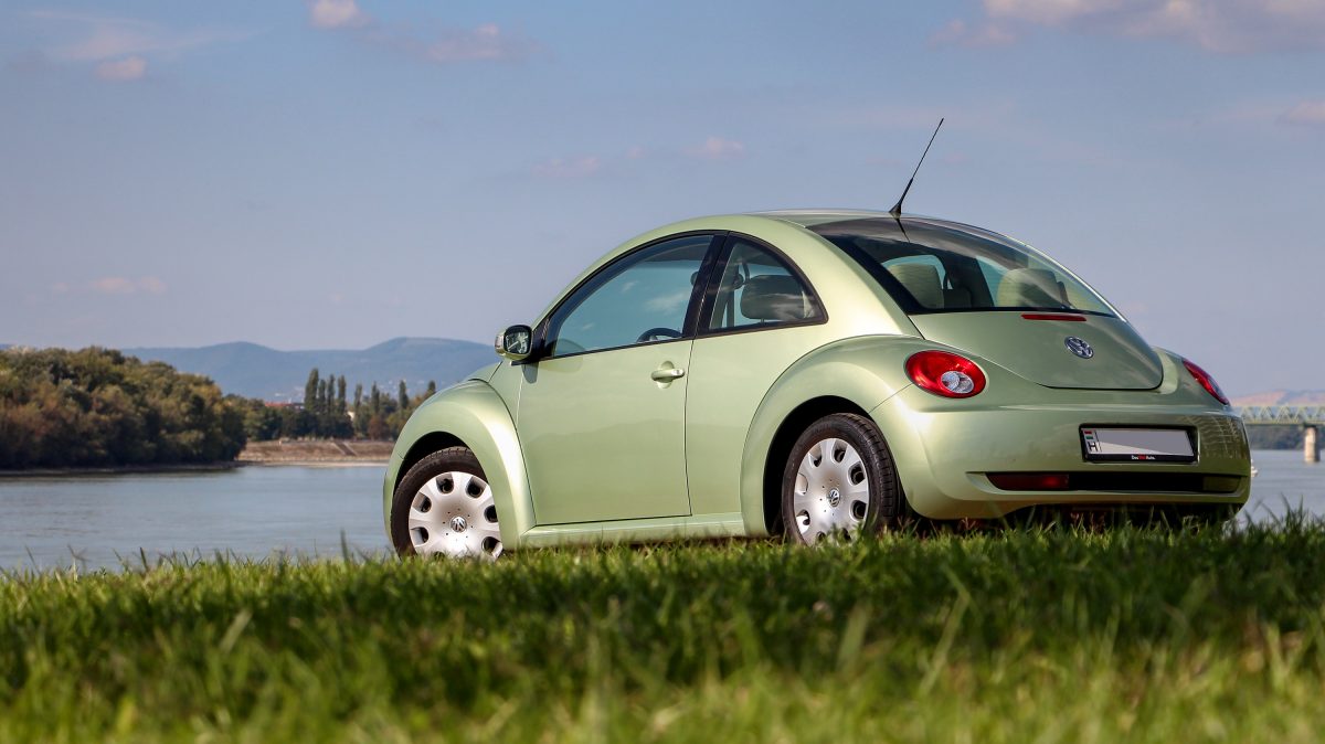 VOLKSWAGEN NEW BEETLE