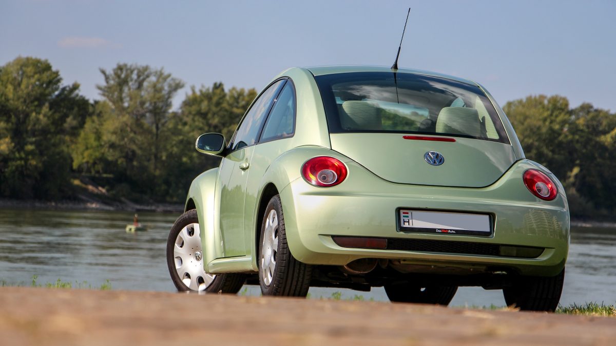 VOLKSWAGEN NEW BEETLE