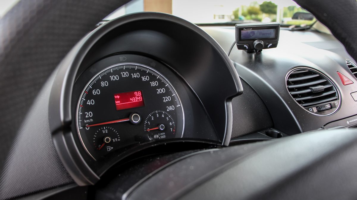 VOLKSWAGEN NEW BEETLE