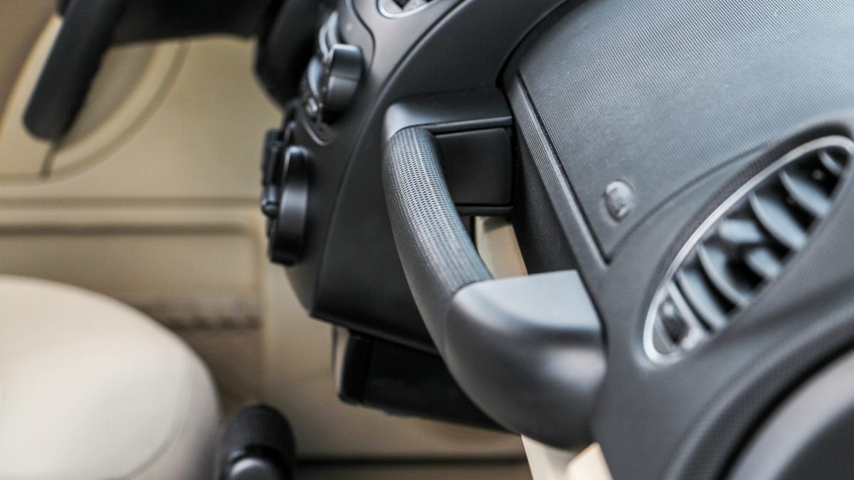 VOLKSWAGEN NEW BEETLE