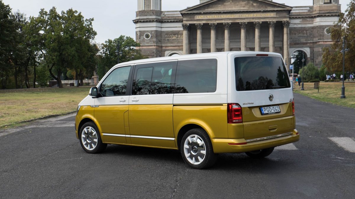 VOLKSWAGEN MULTIVAN