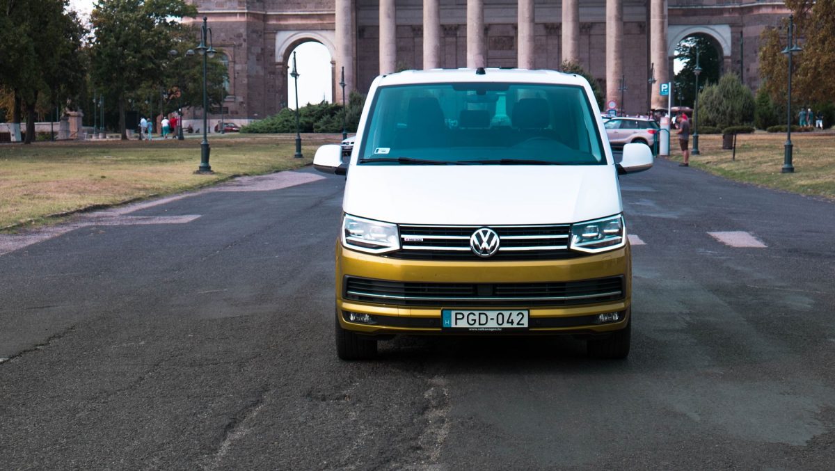 VOLKSWAGEN MULTIVAN