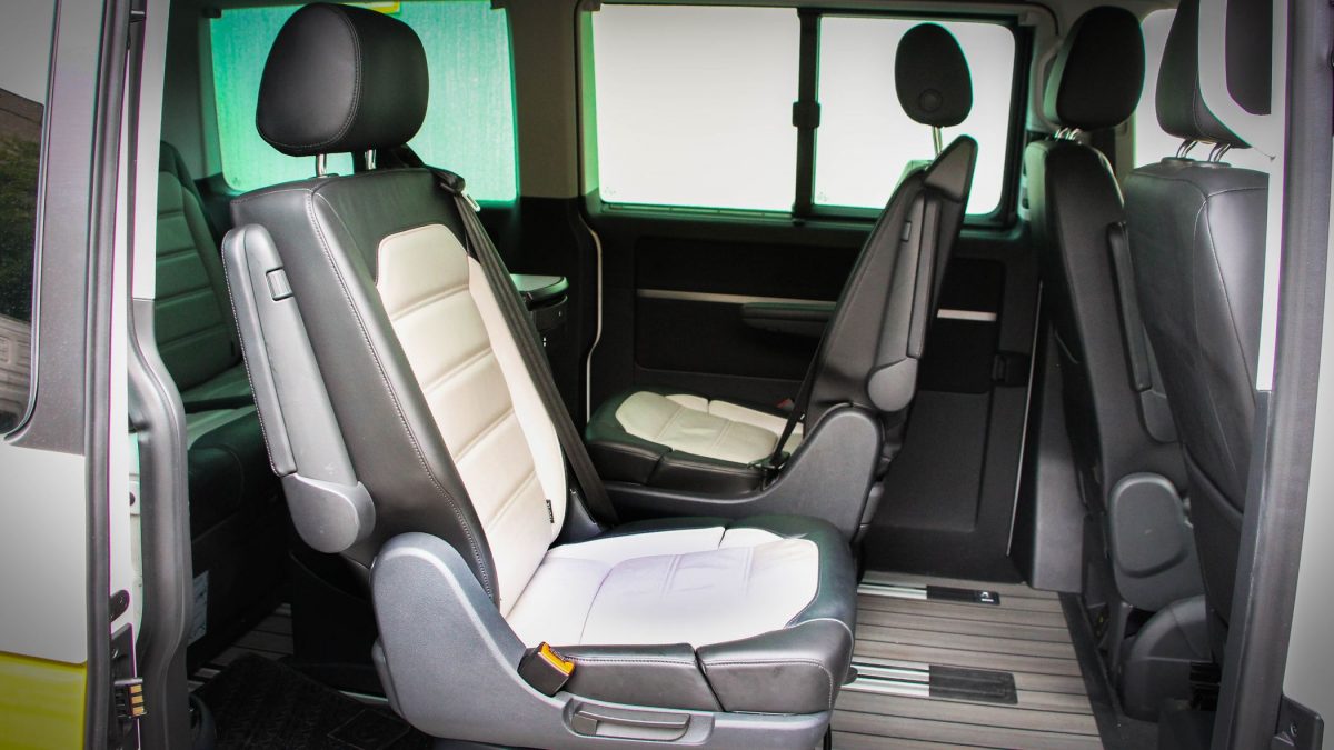 VOLKSWAGEN MULTIVAN