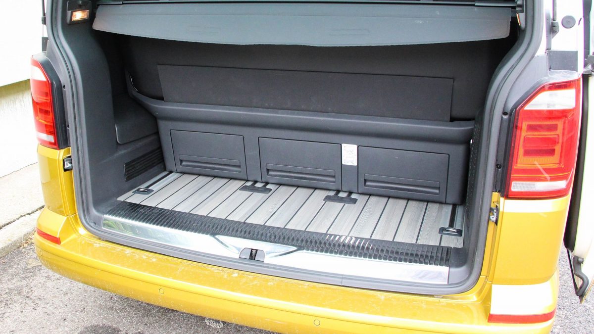 VOLKSWAGEN MULTIVAN