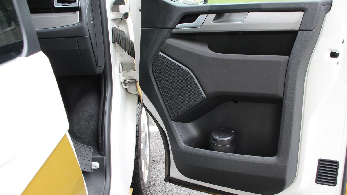 VOLKSWAGEN MULTIVAN