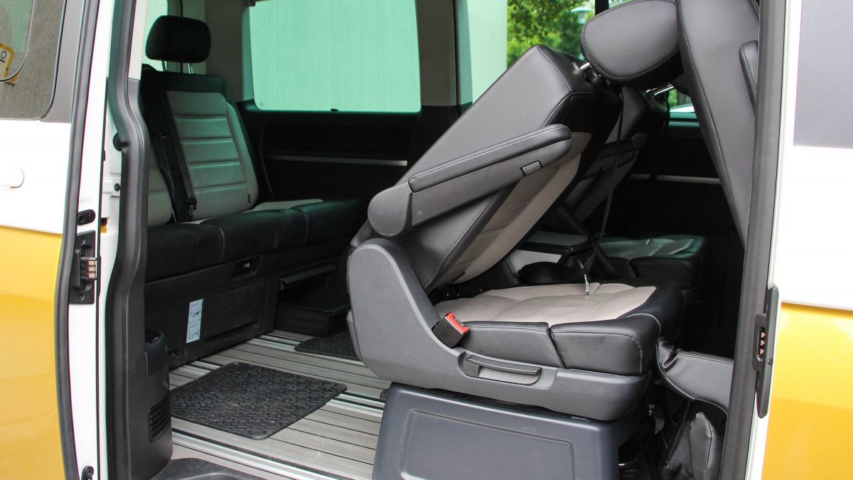VOLKSWAGEN MULTIVAN