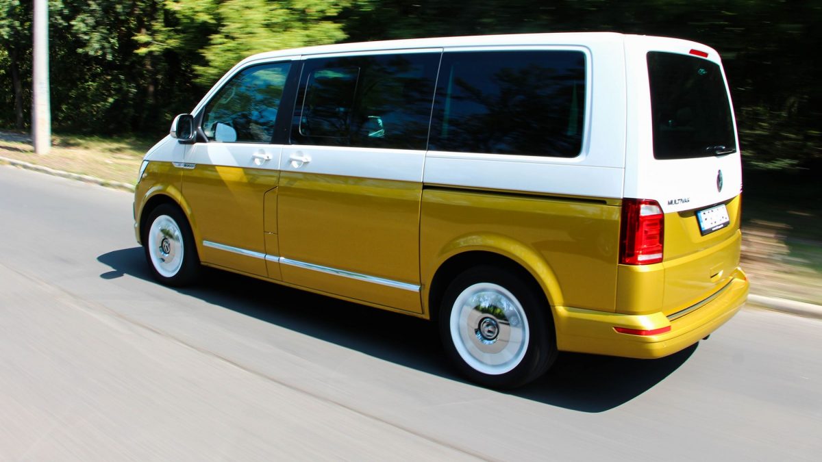VOLKSWAGEN MULTIVAN