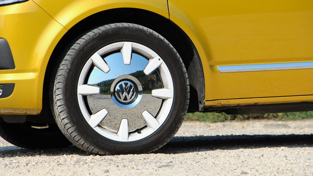 VOLKSWAGEN MULTIVAN