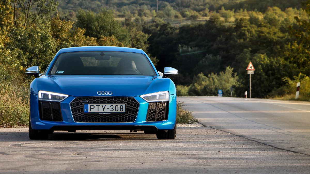 AUDI R8