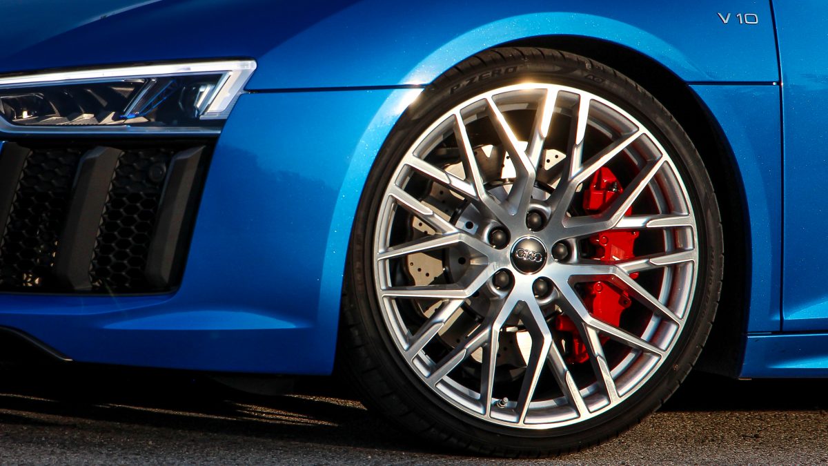 AUDI R8