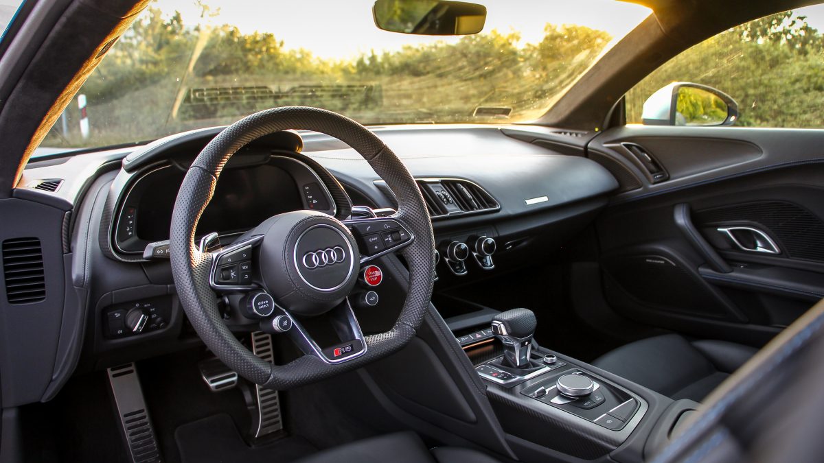 AUDI R8