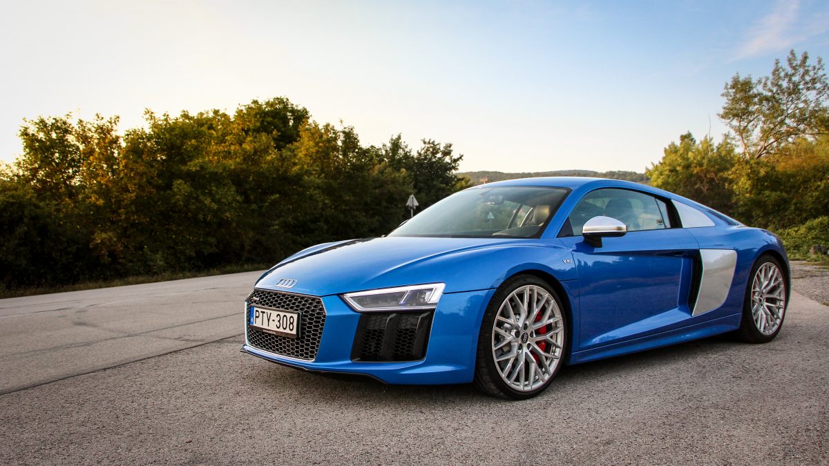 AUDI R8