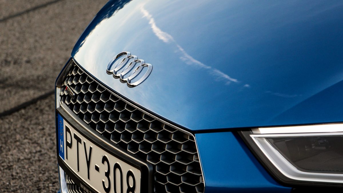 AUDI R8
