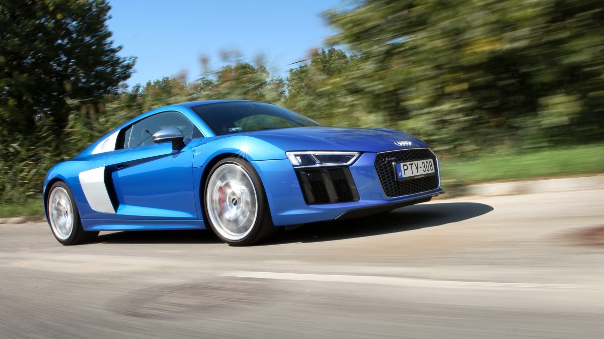 AUDI R8