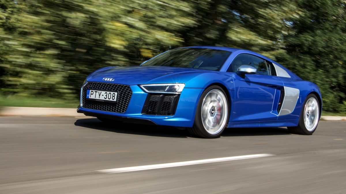 AUDI R8