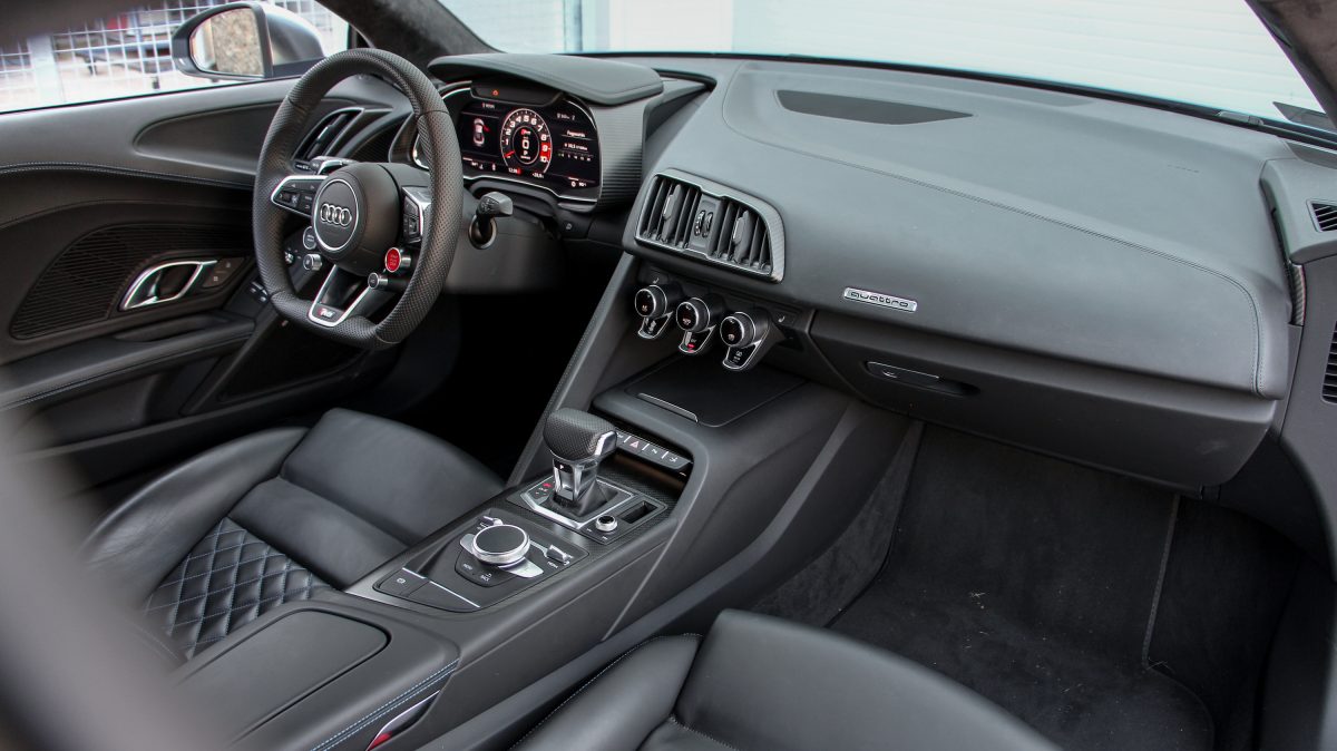 AUDI R8