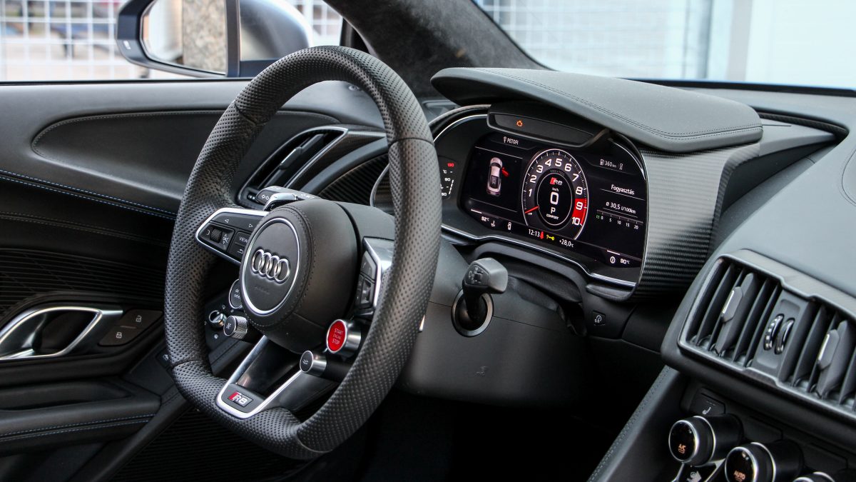 AUDI R8