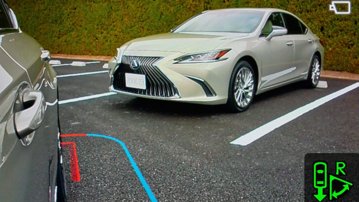 LEXUS