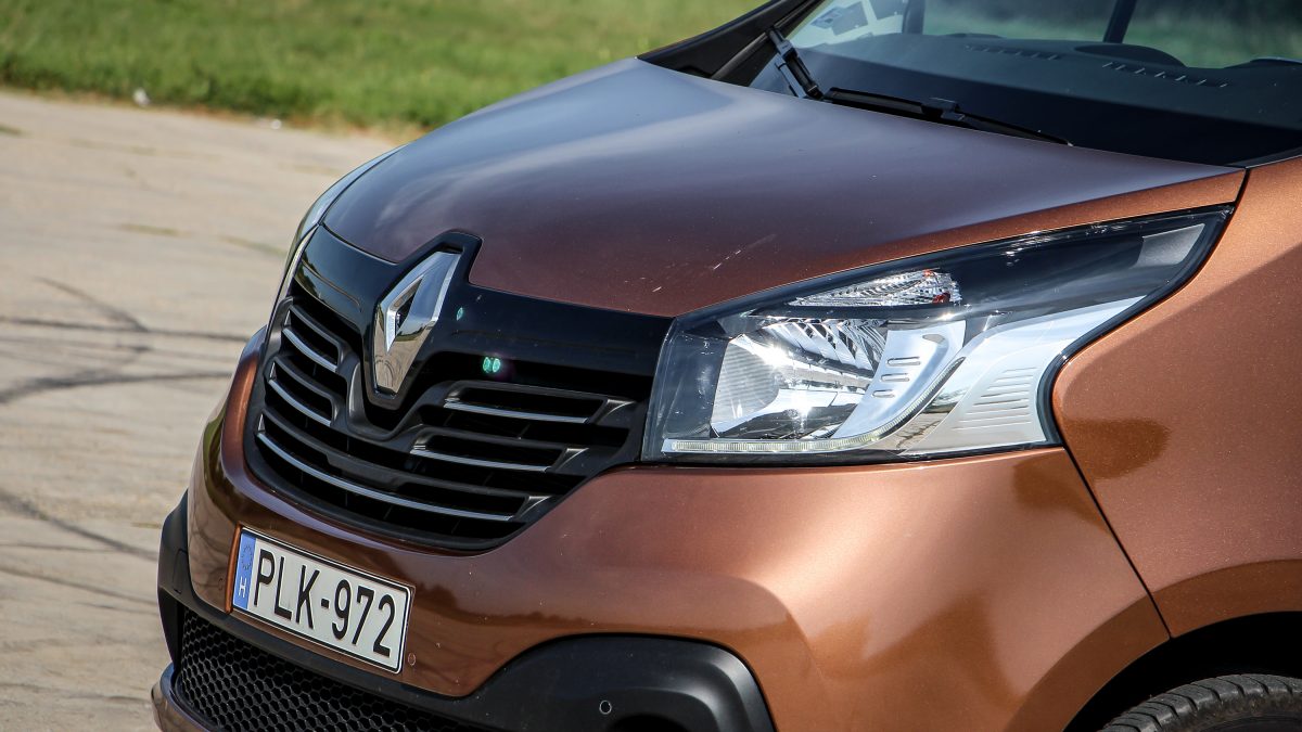 RENAULT TRAFIC