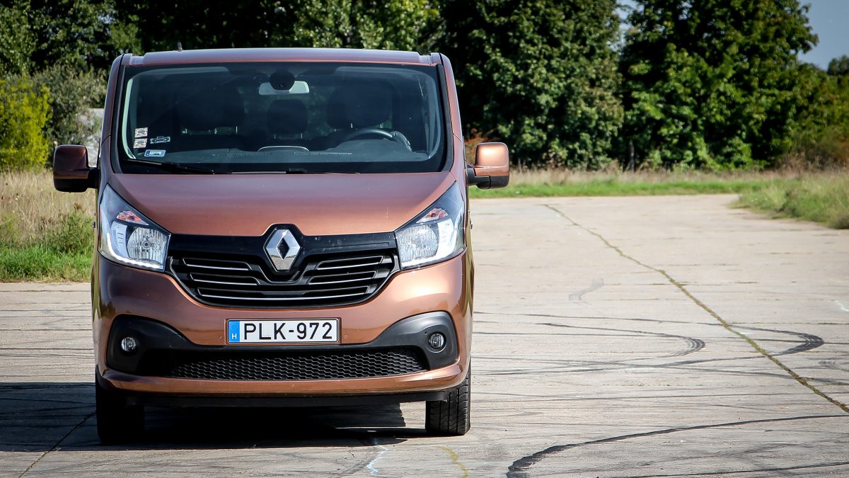 RENAULT TRAFIC