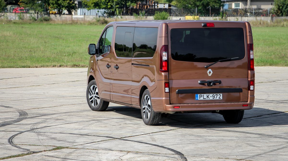 RENAULT TRAFIC