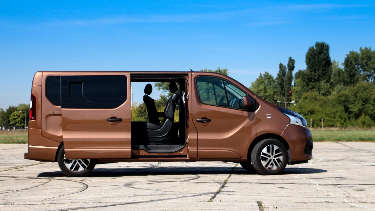 RENAULT TRAFIC