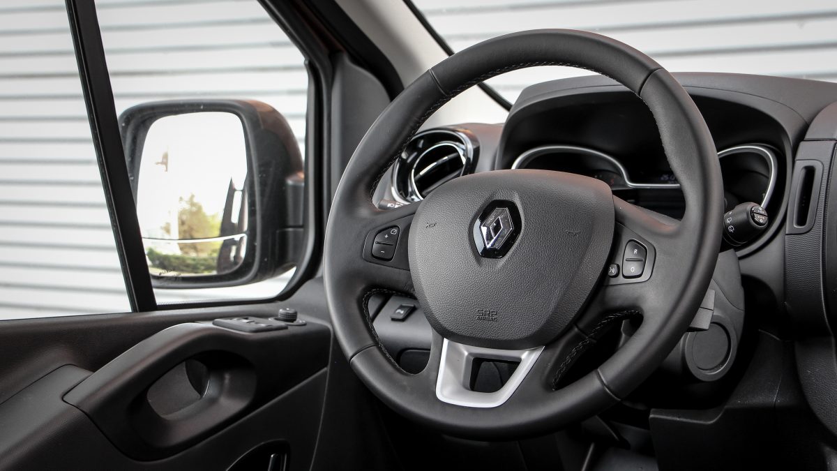 RENAULT TRAFIC