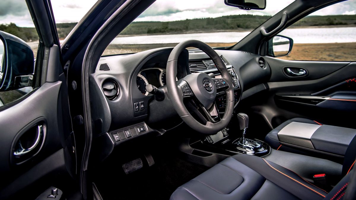 NISSAN NAVARA