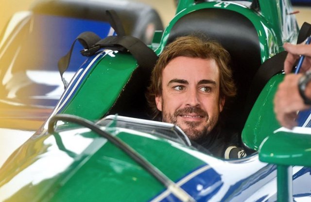 Alonso újra IndyCar versenyautót tesztelt!