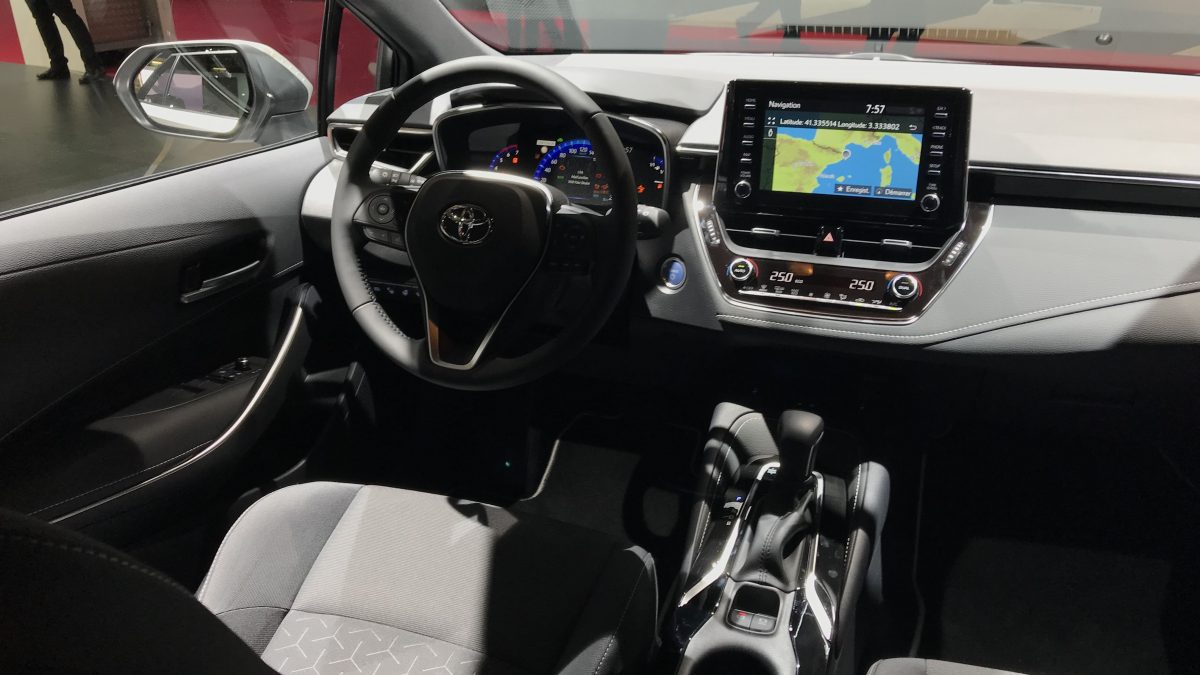 TOYOTA COROLLA