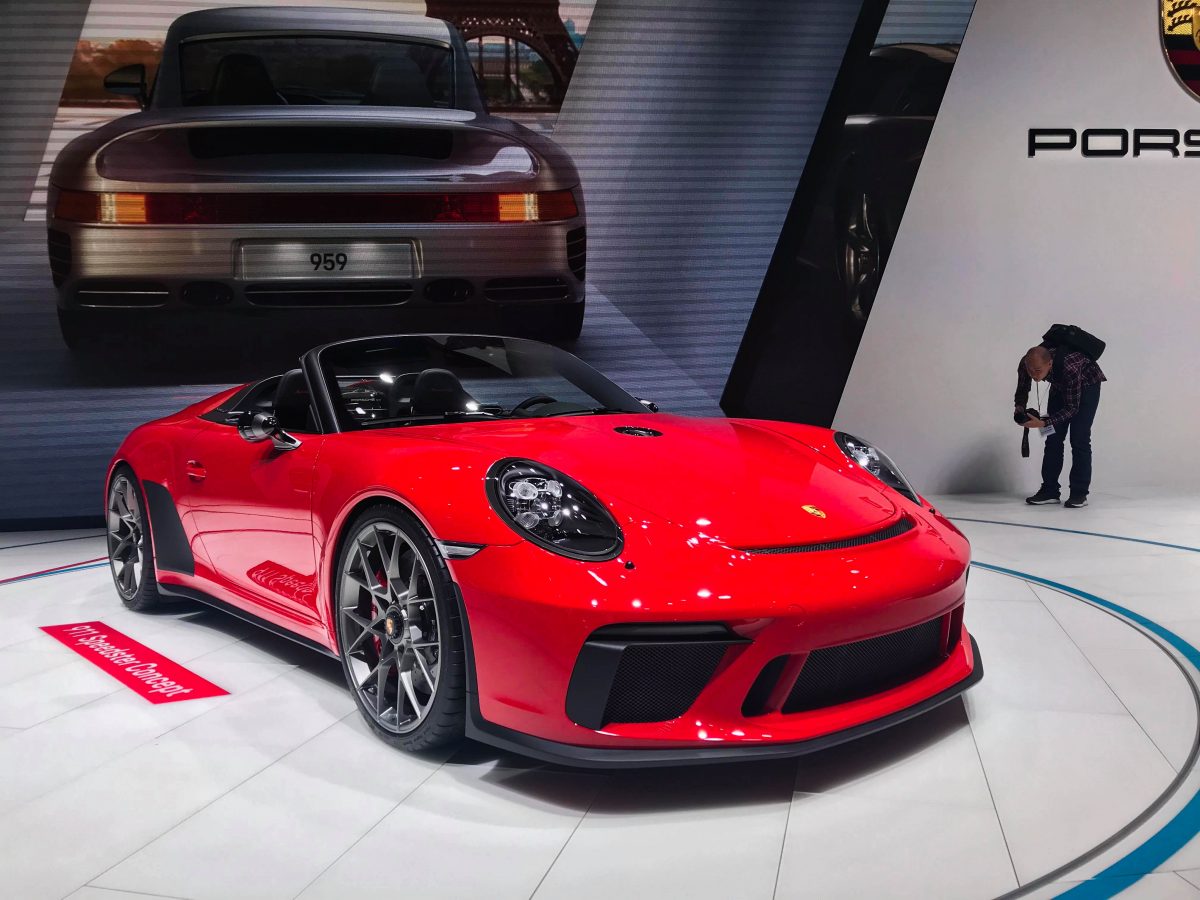 PORSCHE