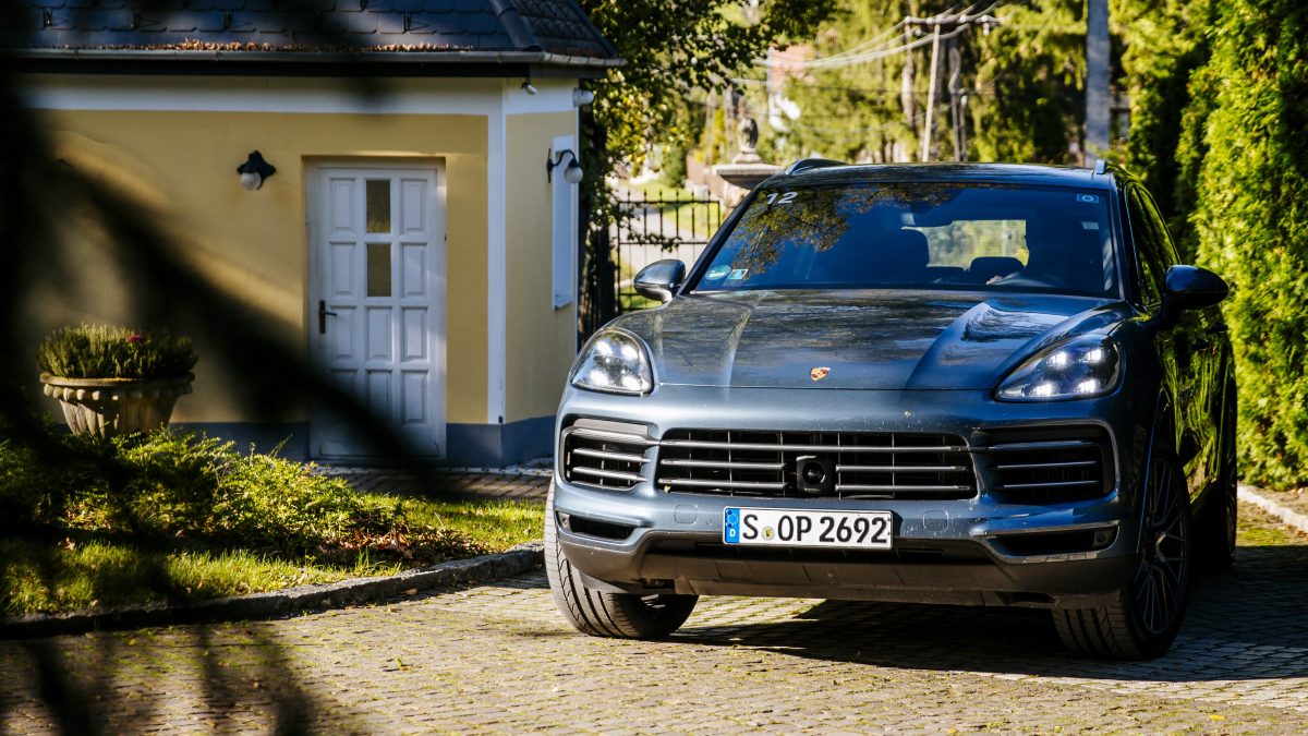 PORSCHE