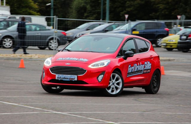 Több száz fiatal vezető képességeit fejlesztette a Ford