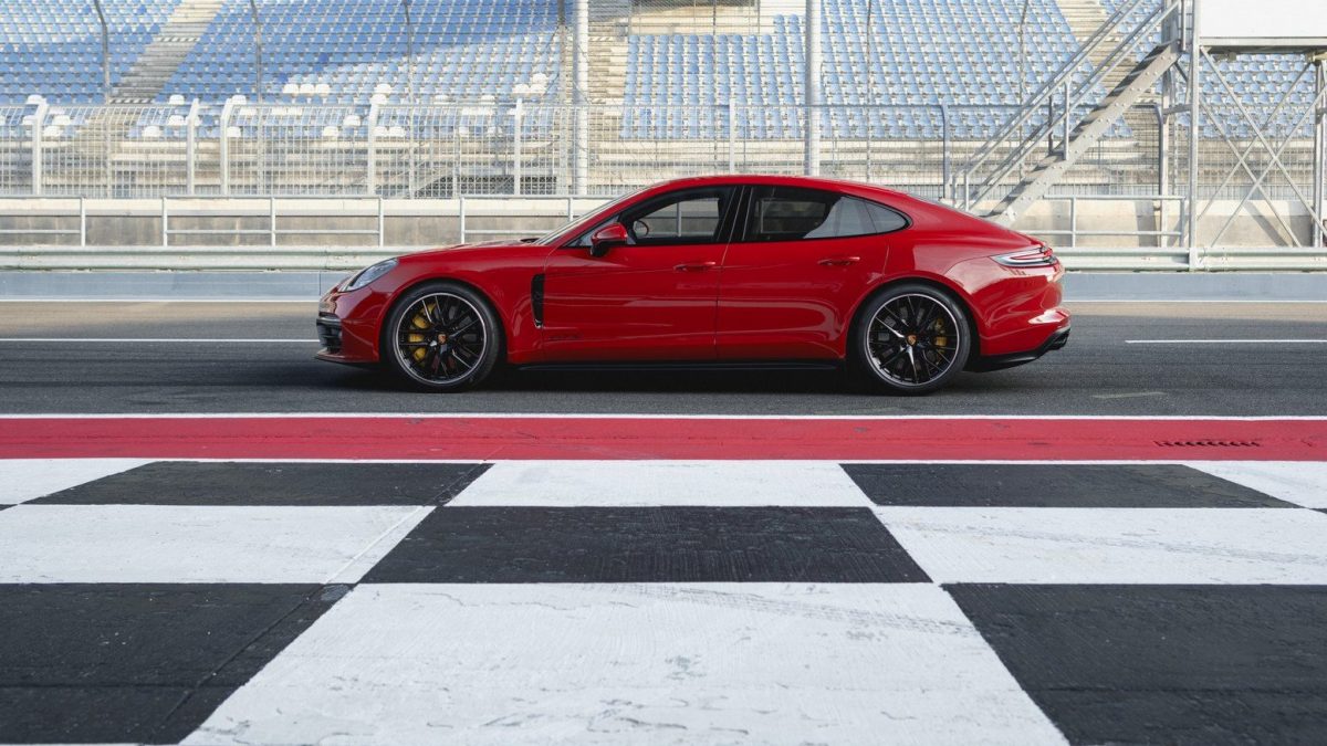 PORSCHE PANAMERA