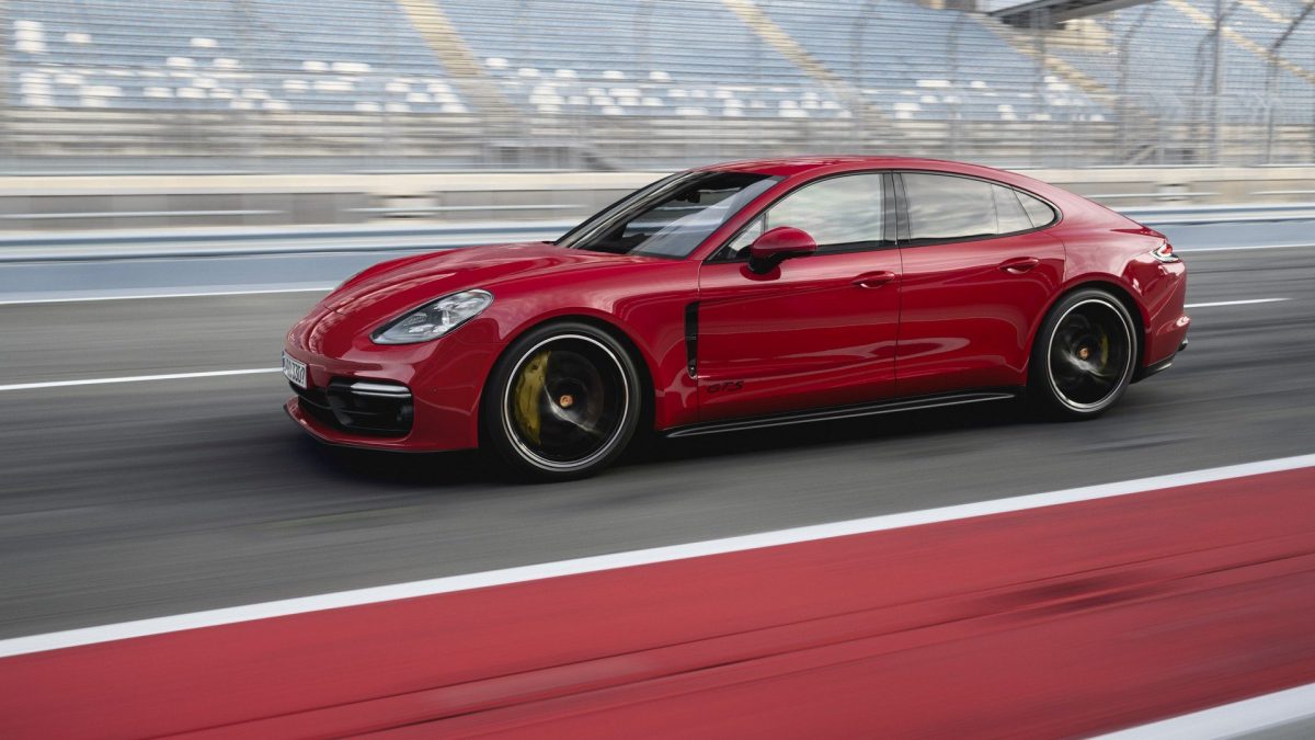 PORSCHE PANAMERA