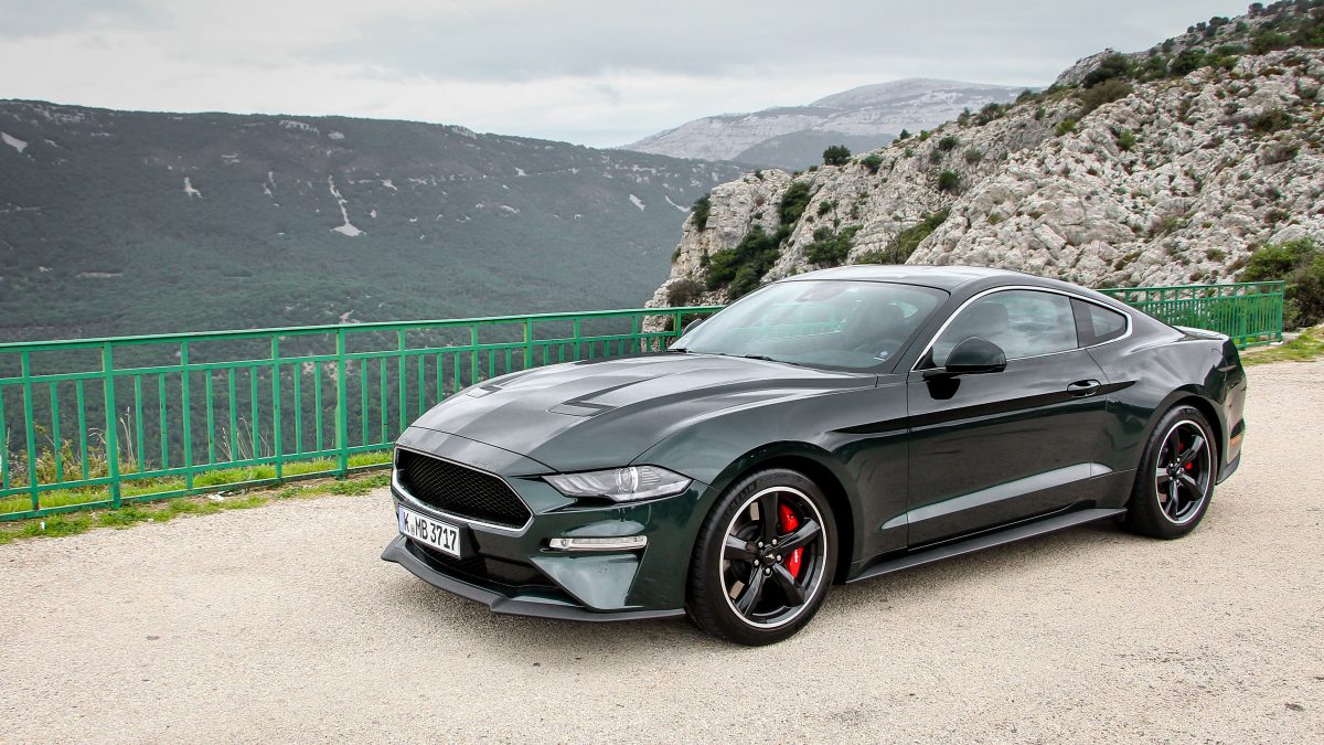 FORD MUSTANG