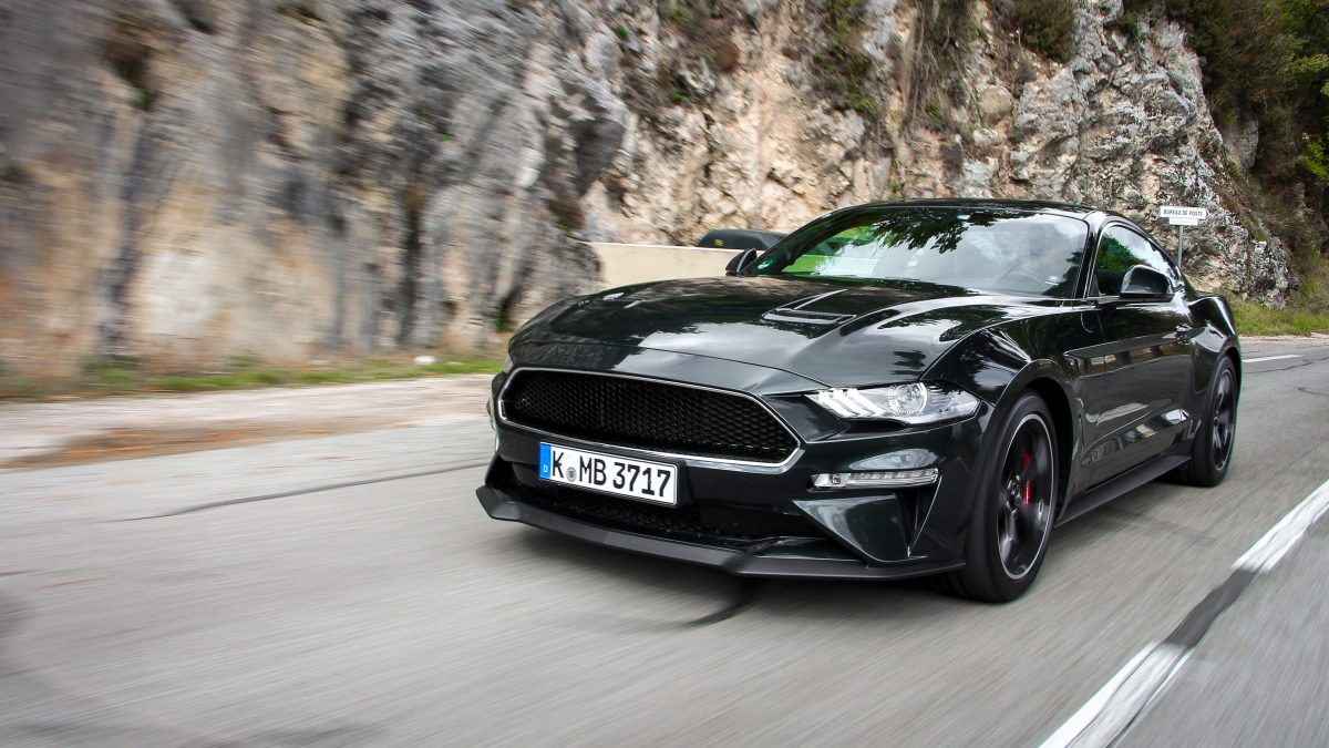 FORD MUSTANG