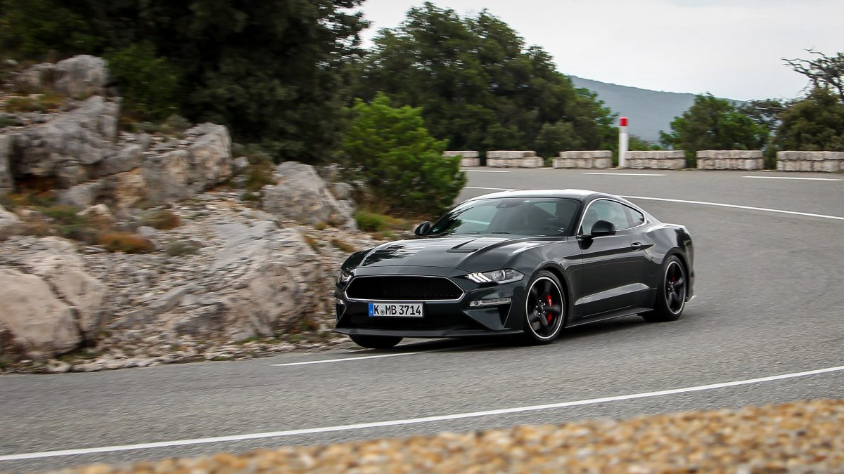 FORD MUSTANG