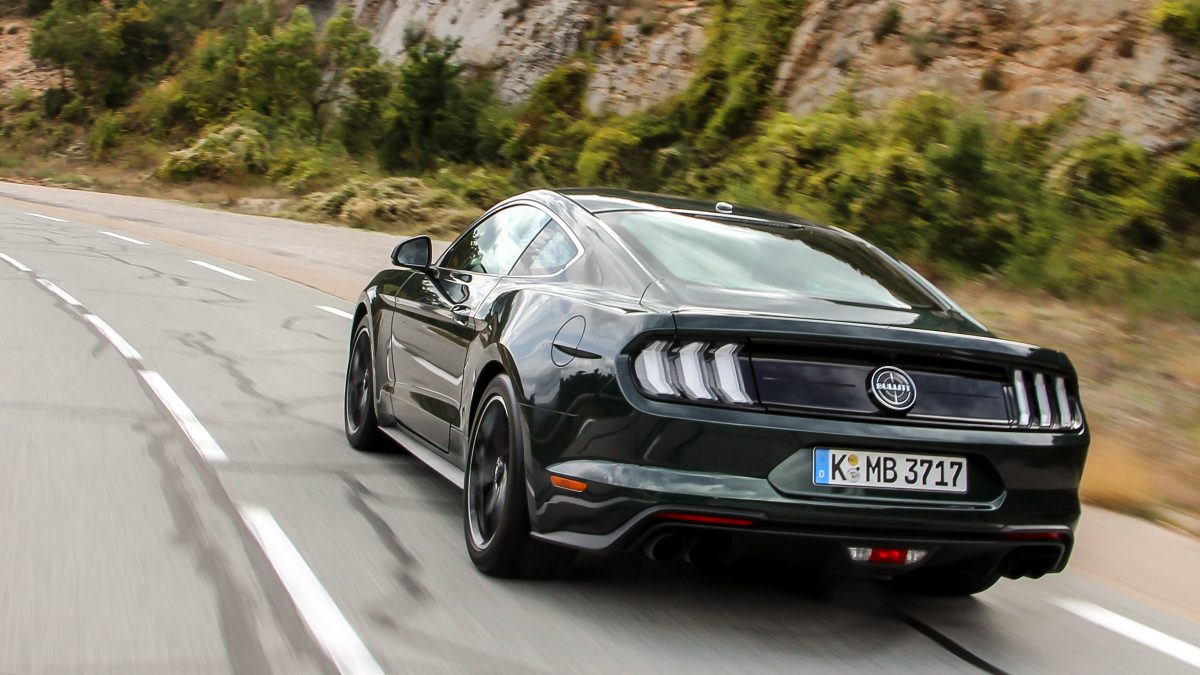 FORD MUSTANG