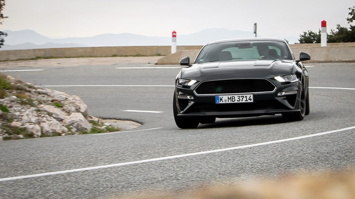 FORD MUSTANG