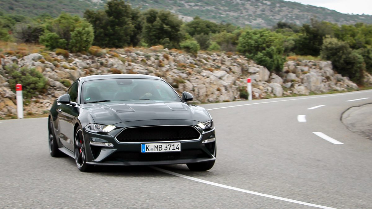 FORD MUSTANG