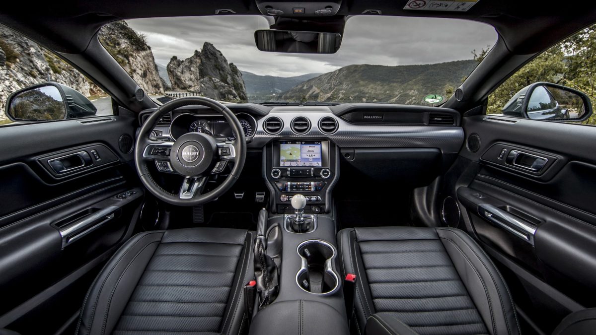FORD MUSTANG