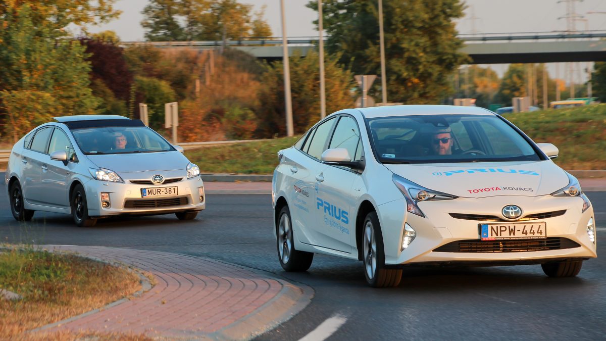TOYOTA PRIUS